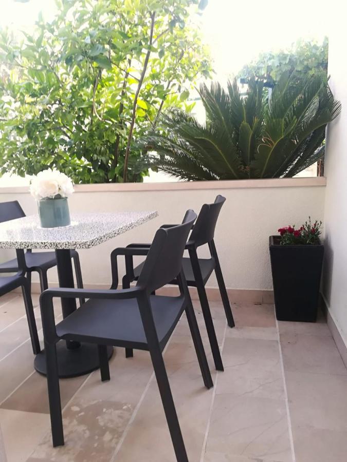 Apartmani Vidoš Makarska Exterior foto